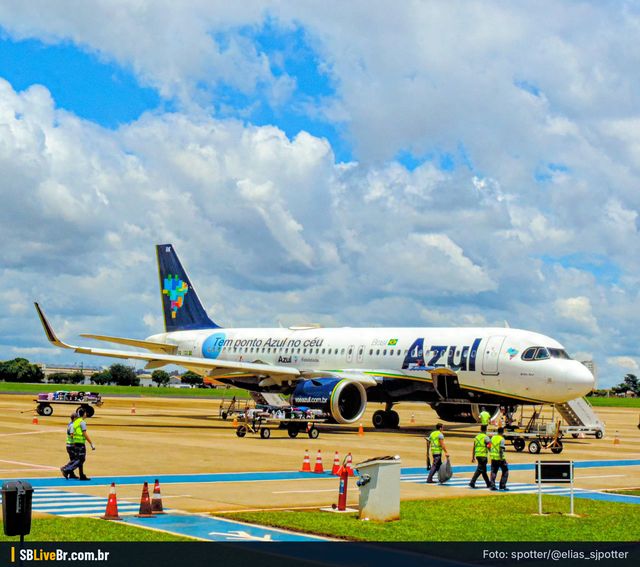 Foto de @elias_sjpotter: A320 Azul em SBSR