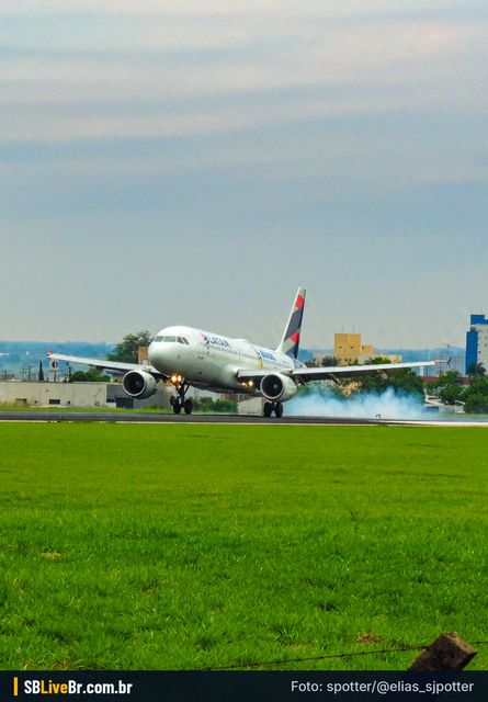 Foto de @elias_sjpotter: A320 LATAM em SBSR