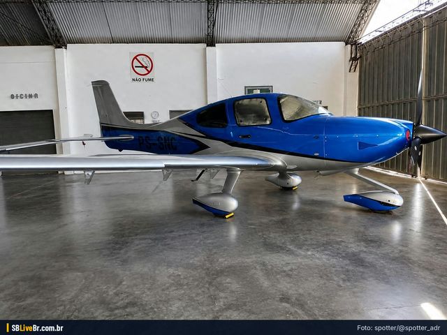 Foto de @spotter_adr: SR22 em SNKB
